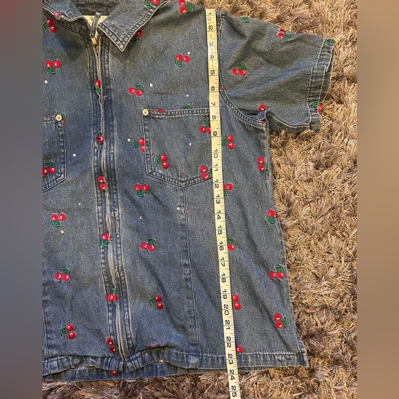 Quacker Factory Vintage Cherry/Rhinestone Denim Zipper shirt L EUC - Picture 8 of 8